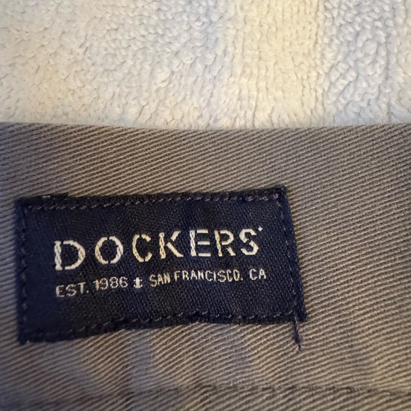 Men’s Dockers. Brand new with tags. Classic fit. 48 x 32. Excellent condition. - Picture 5 of 6